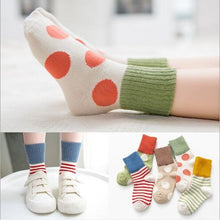 Load image into Gallery viewer, Childrens patterned socks

